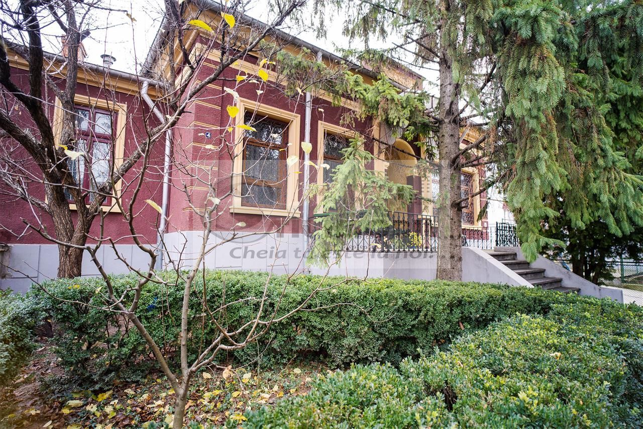 Monument Istoric de Vanzare – Pozitie Centrala Unica - Poză 1