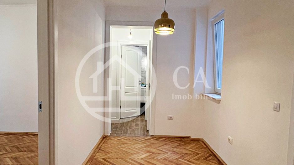 Apartament cu 3 camere de vânzare in cartierul Rogerius, Oradea - Poză 3