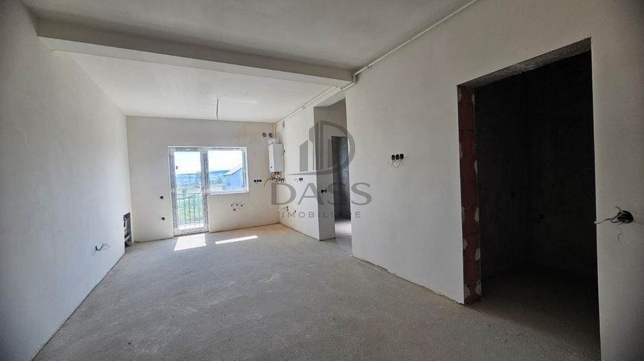 Apartament 3 camere 2 bai camara pe balcon si loc parcare Selimbar - Poză 2