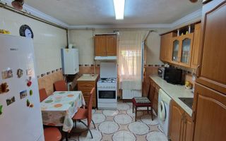 Vând apartament 3 camere - Poză 1