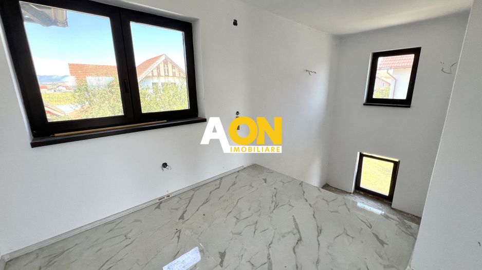 Casa individuala cu 4 camere, 2 bai, terasa, 800mp teren, Sp+P+1E - Poză 14