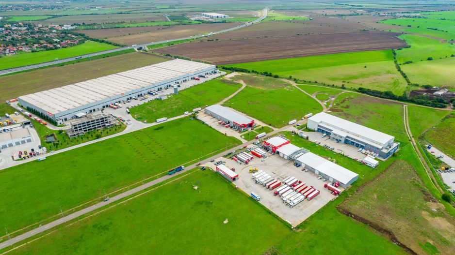 Parcare tiruri și spațiu de birouri - Poză 2