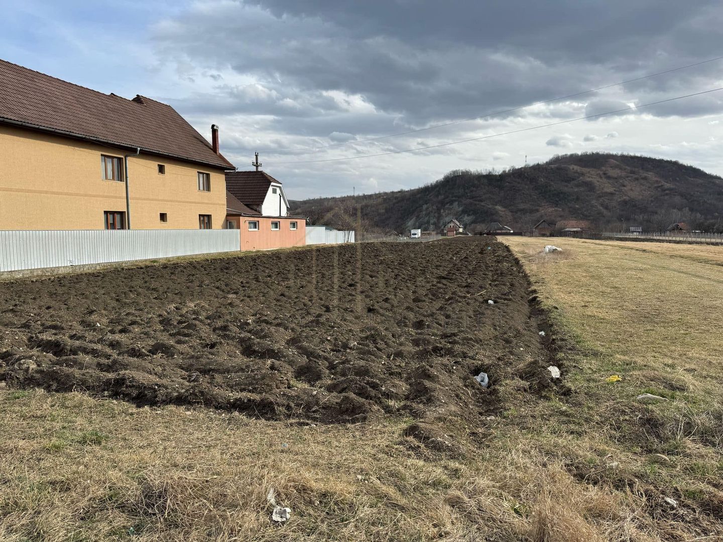 Teren Intravilan – 4.140 mp – Deschidere 18 m – Oituz - Poză 2