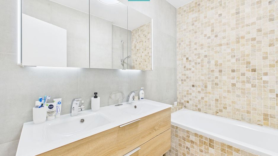 Apartament spațios, vedere și facilități premium - Poză 30