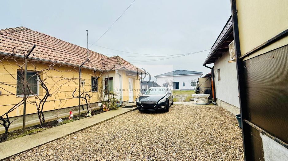 Vanzare 3 case | Teren 1400 mp | Garaj auto + Anexe - Poză 1