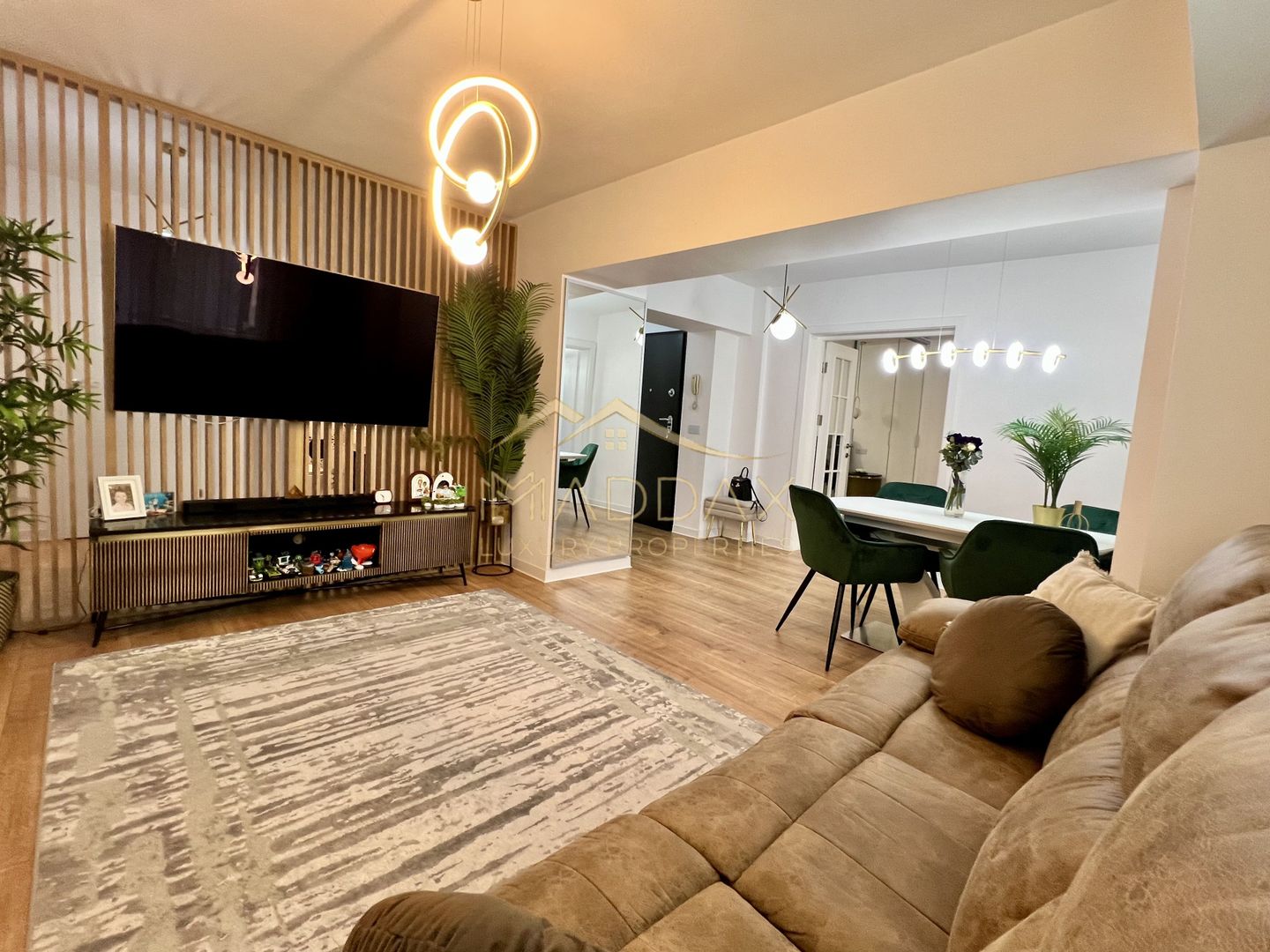 Apartament ***3 Camere // Unirii *700m Metrou* - Poză 1