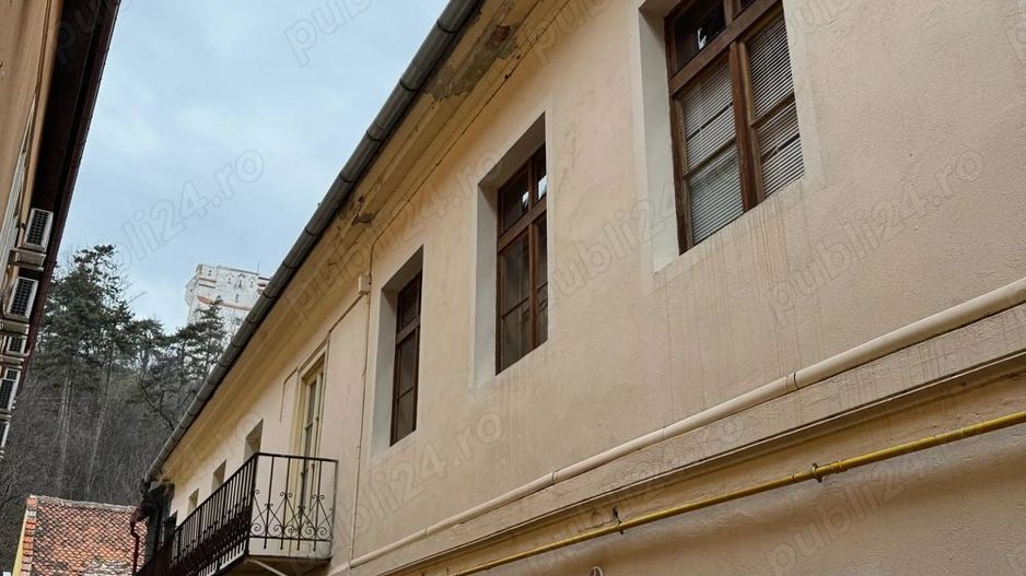 De vanzare apartament in Piata Sfatului - Poză 2