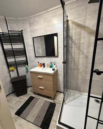 De inchiriat apartament cu 2 camere , Tineretului sector4 - Poză 1