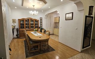 Vila  Oradea zona Iorga 420 mp ,teren 2000 ml - Poză 7