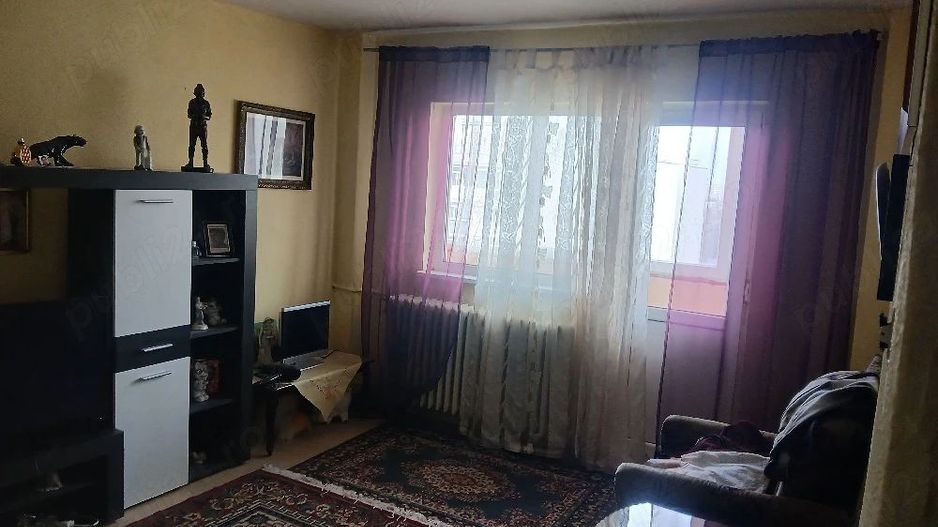 Vând apartament 3 camere, Campia Libertatii - Poză 1