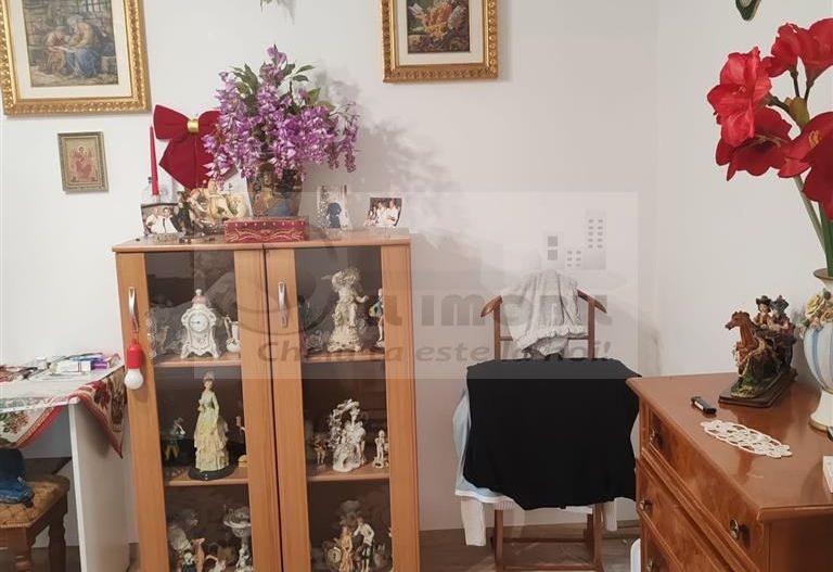 Apartament 3 cam semidecomandat parter Tudor Vladimirescu-100.000 euro - Poză 4
