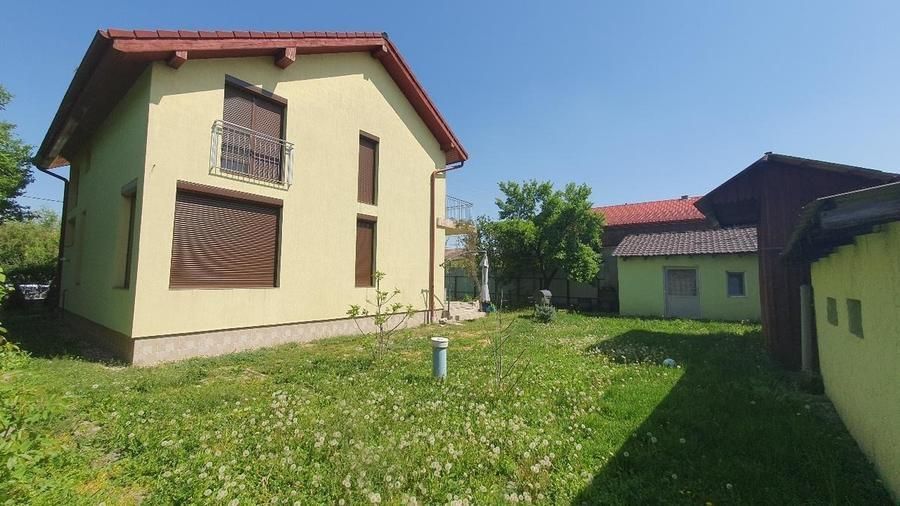 Casa spațioasă  P+1E,526 mp teren-strada liniștită. - Poză 3