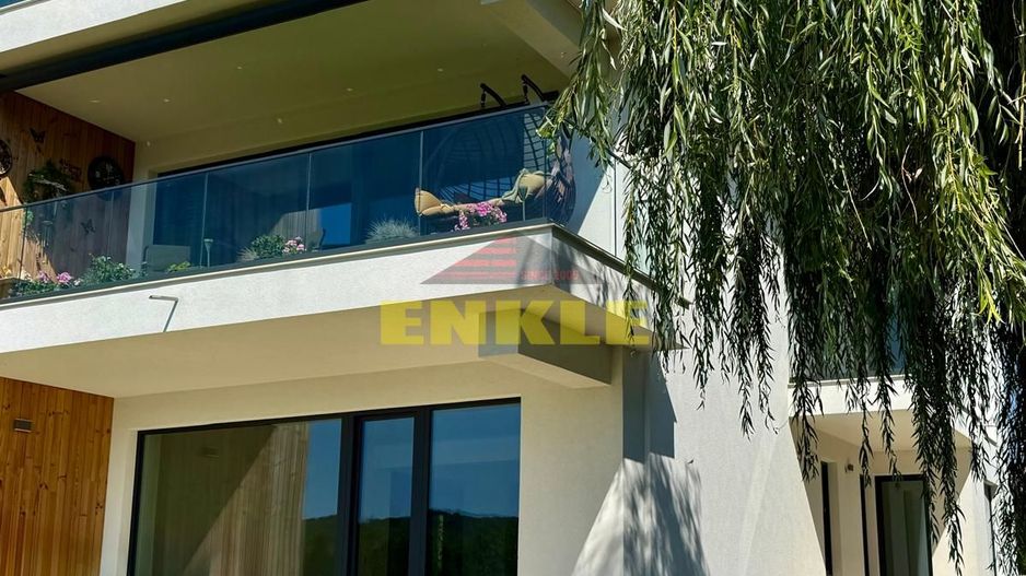 Apartament de lux, 5 minute de Botoșani, 109 mp utili+terasă si curte - Poză 4