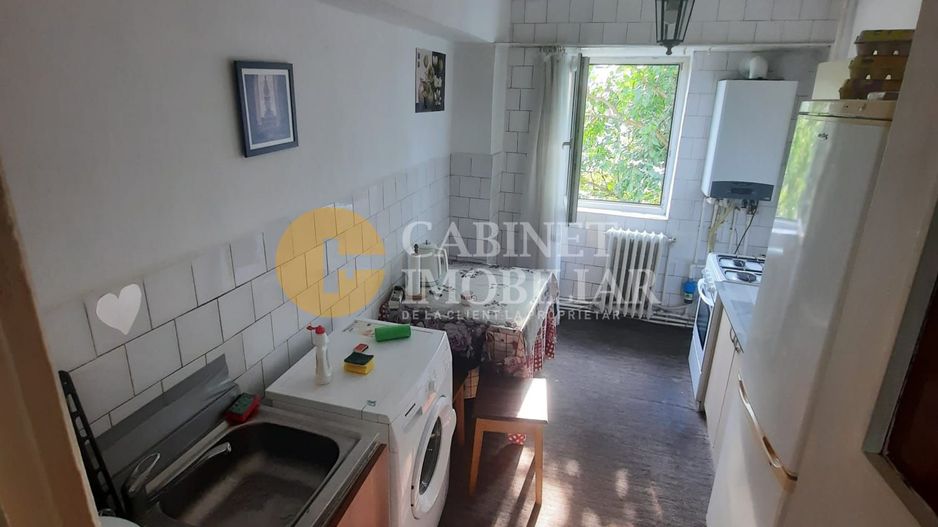 GALATA - Apartament 4 camere decomandat - Poză 4