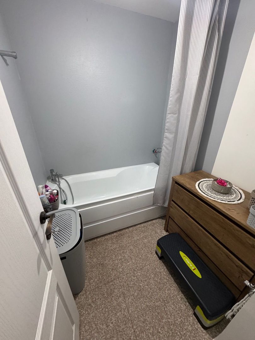 Vila 23 august 4 camere,  teren 230m2 - Poză 13