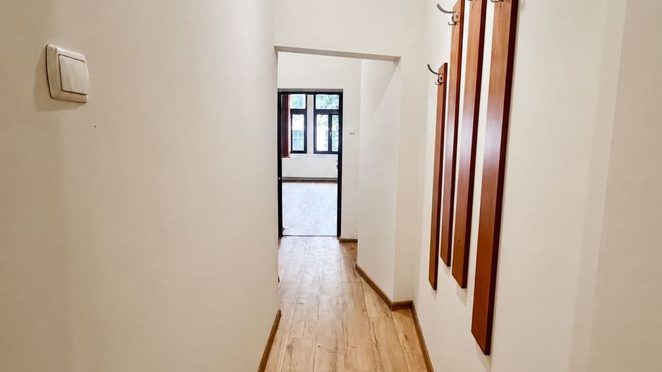 Apartament Ultracentral, renovat, etajul 1, centrala pe gaz - Poză 5