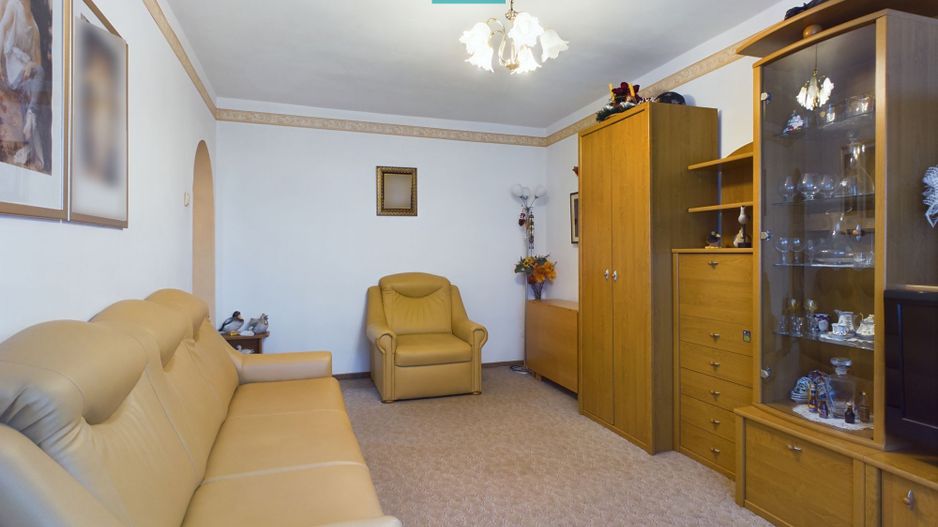 Apartament cu 3 camere pe Aleea Tomis - Poză 3