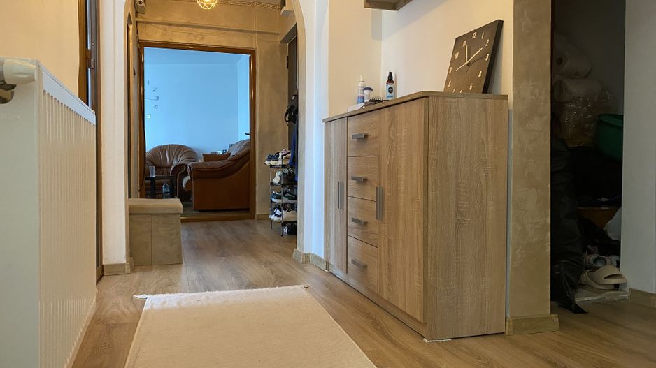 Compartimentare decomandata! Vanzare apartament cu 3 camere-Micro 11 - Poză 15