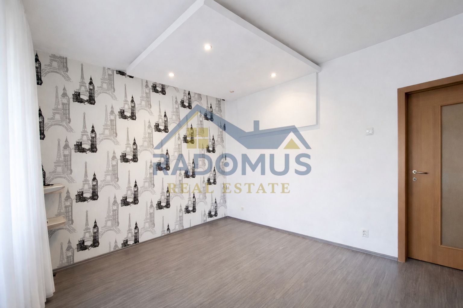 Casă + Spațiu comercial -218 mp utili- Intersecție circulata -Trifazic - Poză 2