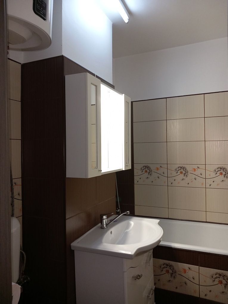 Apartament 3 camere de inchiriat, bloc reabilitat, Valea Ialomitei - Poză 7