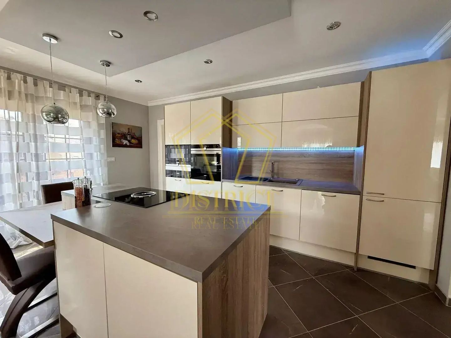 COMISION 0% Vila cu 6 camere deosebita D+P+1E I Biled - Poză 3