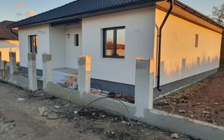Casă la cheie pe 1 nivel 4 camere 2 băi,145 mp,500 mp teren - Poză 8