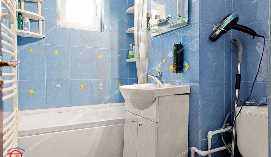 Apartament spatios, renovat, 4 camere, decomandat, etaj 4, Micro 39 - Poză 8