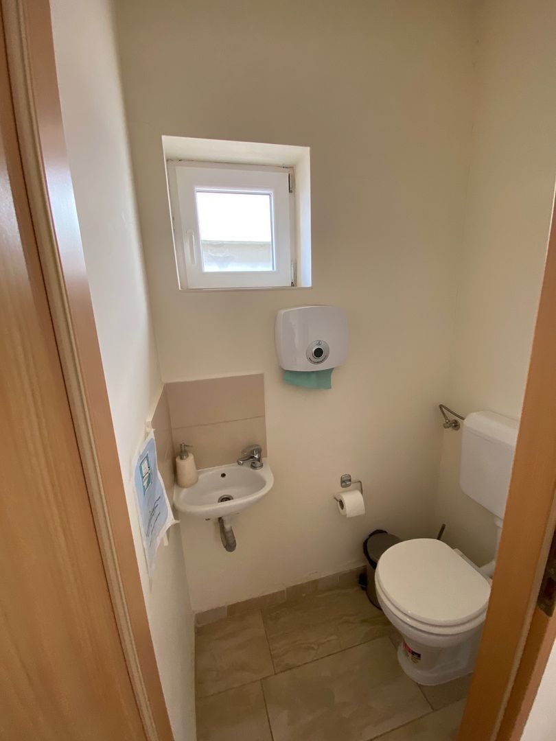 Casa In Dumbravita pretabila birouri sau alte activitati - Poză 23