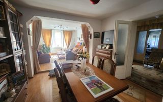 De vanzare casa 5 camere, 655mp teren, zona Cetate - Poză 4
