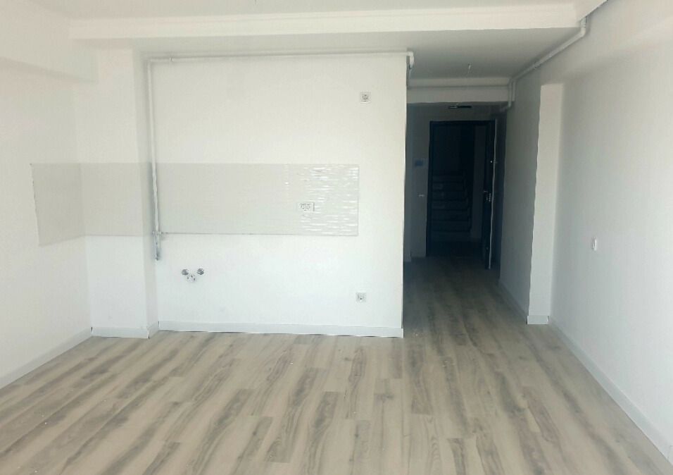 Garsonieră spațioasă luminoasă și plină de potențial în inima Piperei - Poză 6