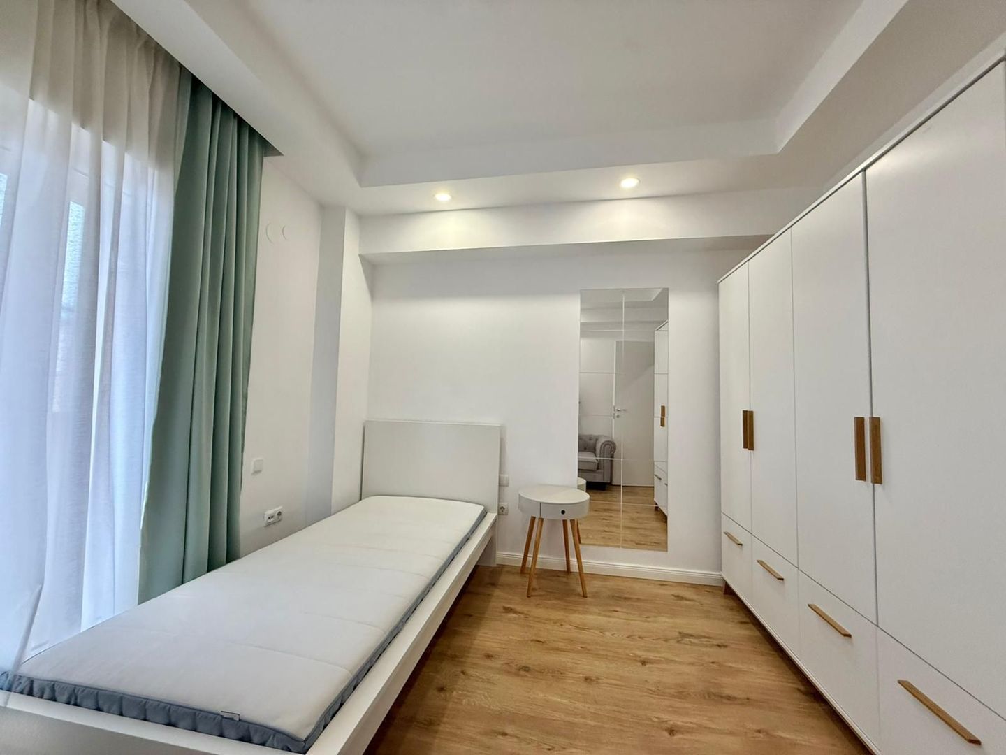 COSMOPOLIS - Apartament cu 3 camere, mobilat si utilat. - Poză 5