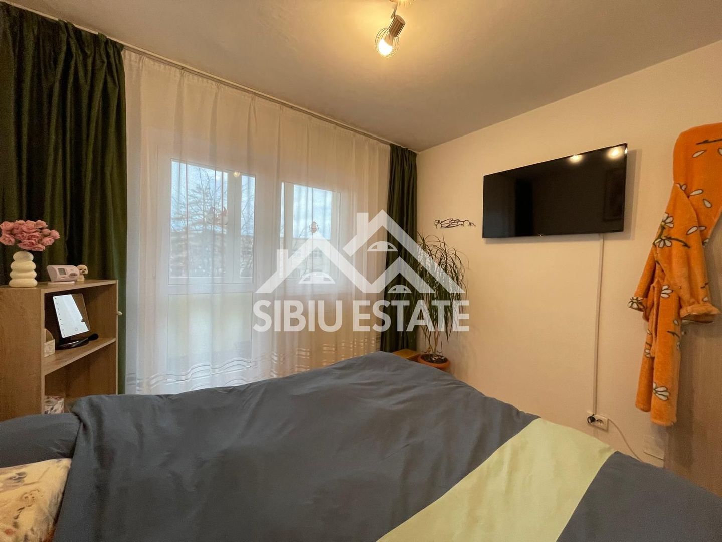 Apartament decomadat cu 3 camere, etaj 2 Cartier Valea Aurie - Poză 7