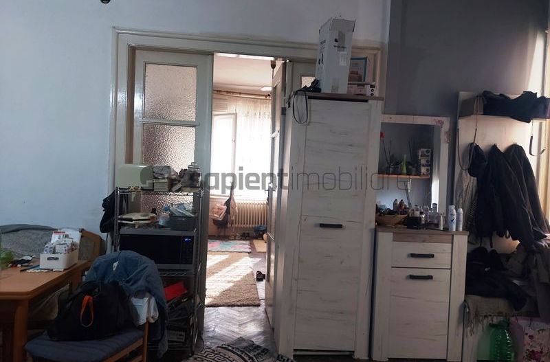 Apartament cu 3 camere la casa str.M.Eminescu - Poză 8