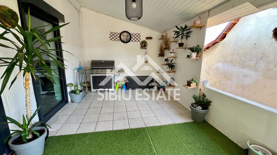 Casa moderna, spațioasa, curte generoasa pe un nivel în Sura Mare - Poză 13