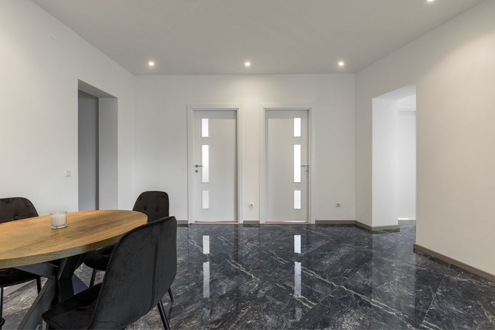 De vanzare apartament stradal Bd. Magheru - Poză 3