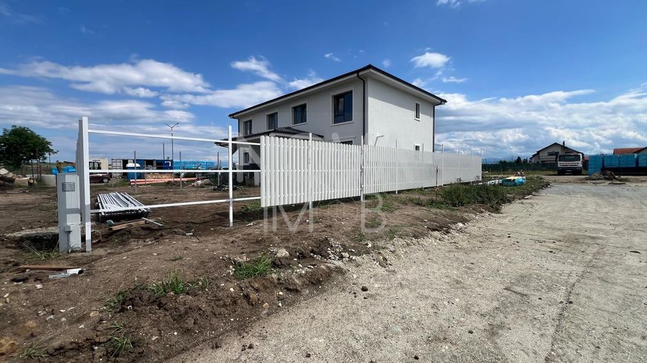 Casa tip duplex 5 camere, 215 mp gradina - Sura Mica - Poză 4