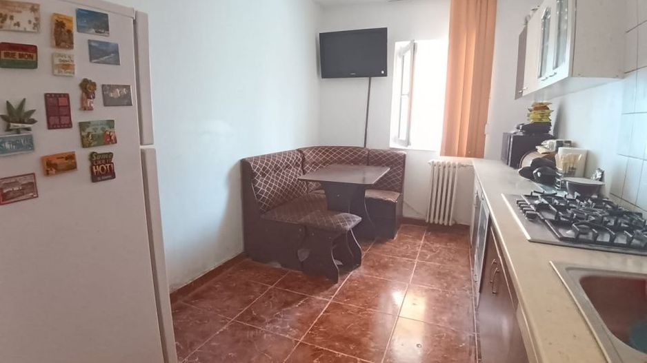 Inel I - Vanzare apartament cu 3 camere, etaj 1. - Poză 2