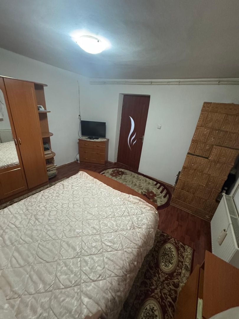 Casă de vânzare pe strada Sabarului - Poză 2