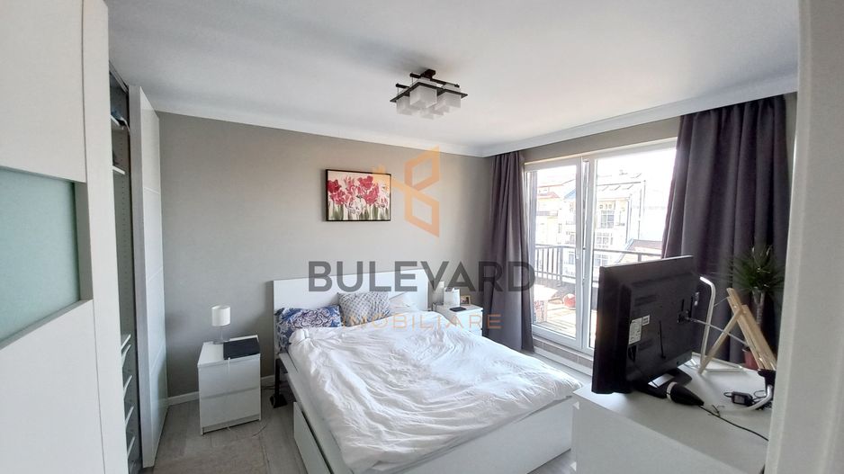 Apartament ultrafinisat 2 camere, terasa, zona semicentrala. - Poză 4