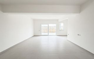 Duplex despartit prin camera tehnica, 5 camere, asfalt | Giarmata Vii - Poză 1