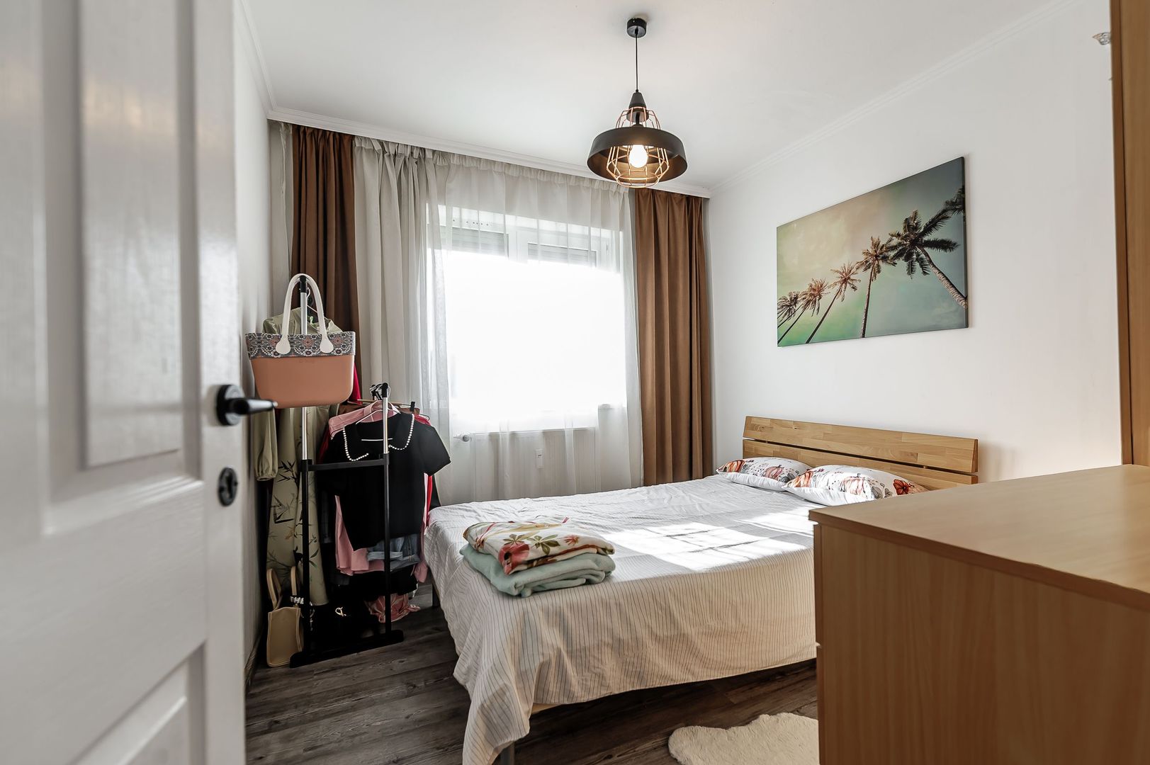 Apartament la etajul 3 cu 2 camere la cheie in zona Romanilor - Poză 6