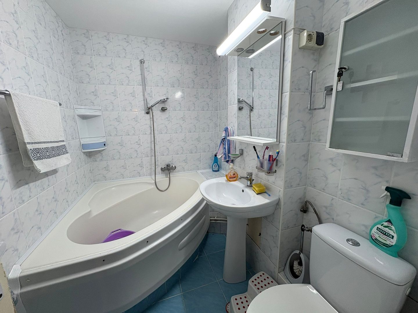 Apartament 4 decomandat camere 87 mp de închiriat zona semicentrala etaj 1 - Poză 9