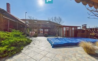 Casa cu potential multiplu in Curtici - Poză 44