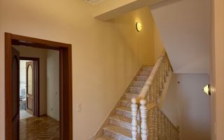 Vila 9 camere cu piscina si teren de 1.000 mp - Poză 11