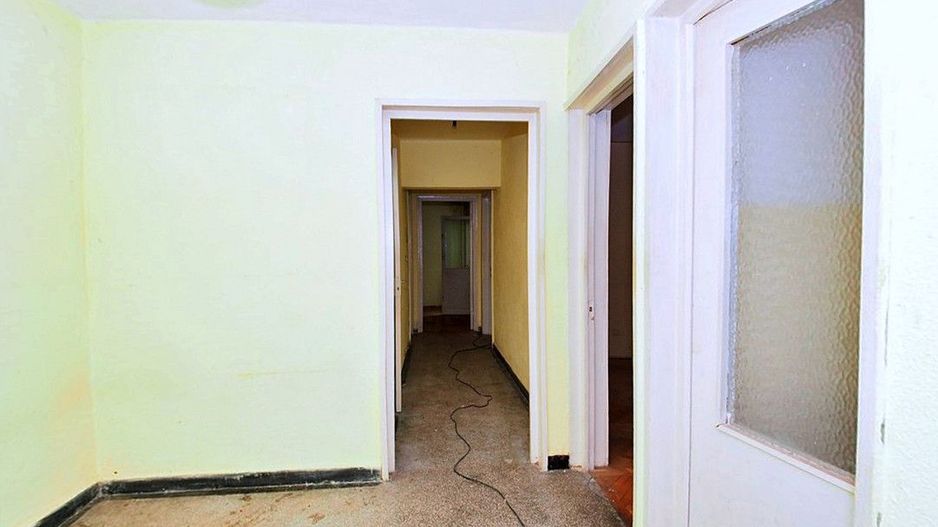 Vanzare apartament 3 camere, decomandat, etaj 2, Gavana - Poză 10