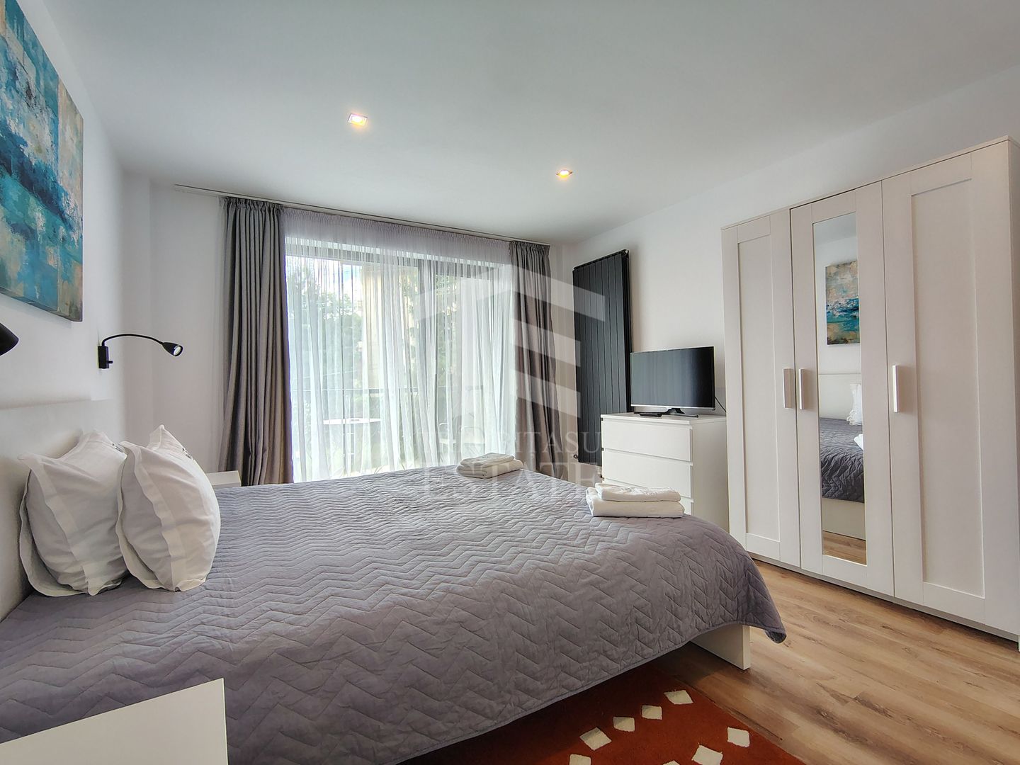 Mobilat utilat integral MODERN | Decomandat | Predeal - Poză 13