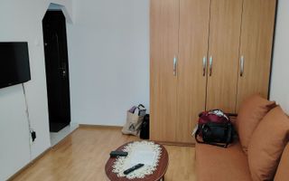 Apartament cu o cameră, renovat recent, în zona Podu Roș, Iași - Poză 1