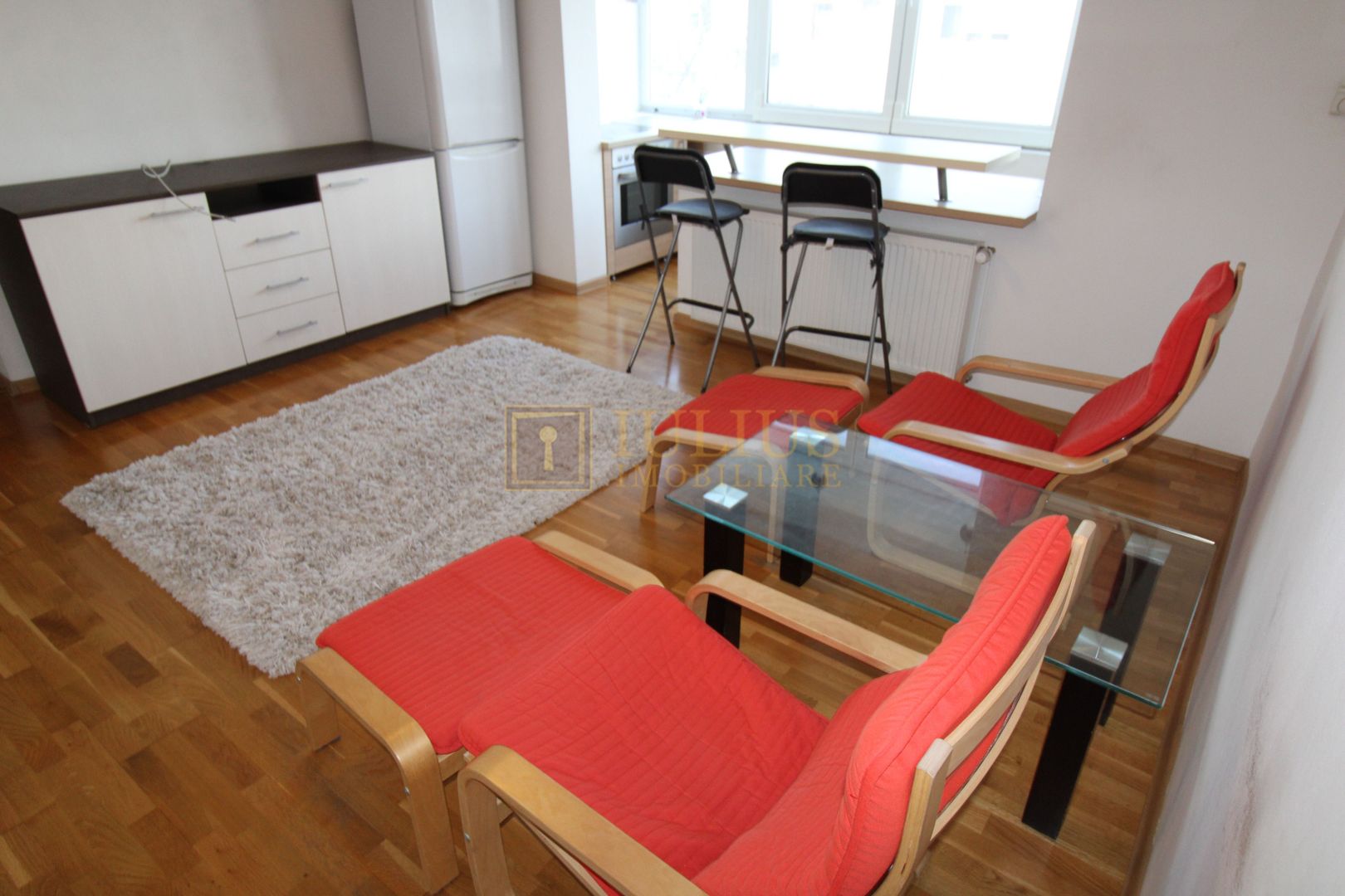 3 camere, zona Dambovita, apt superb, centrala proprie, disponibil imediat - Poză 2