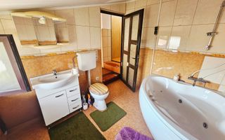 🏡 Casă spațioasă cu 9 camere în Strejnicu – pentru locuință, birouri - Poză 75