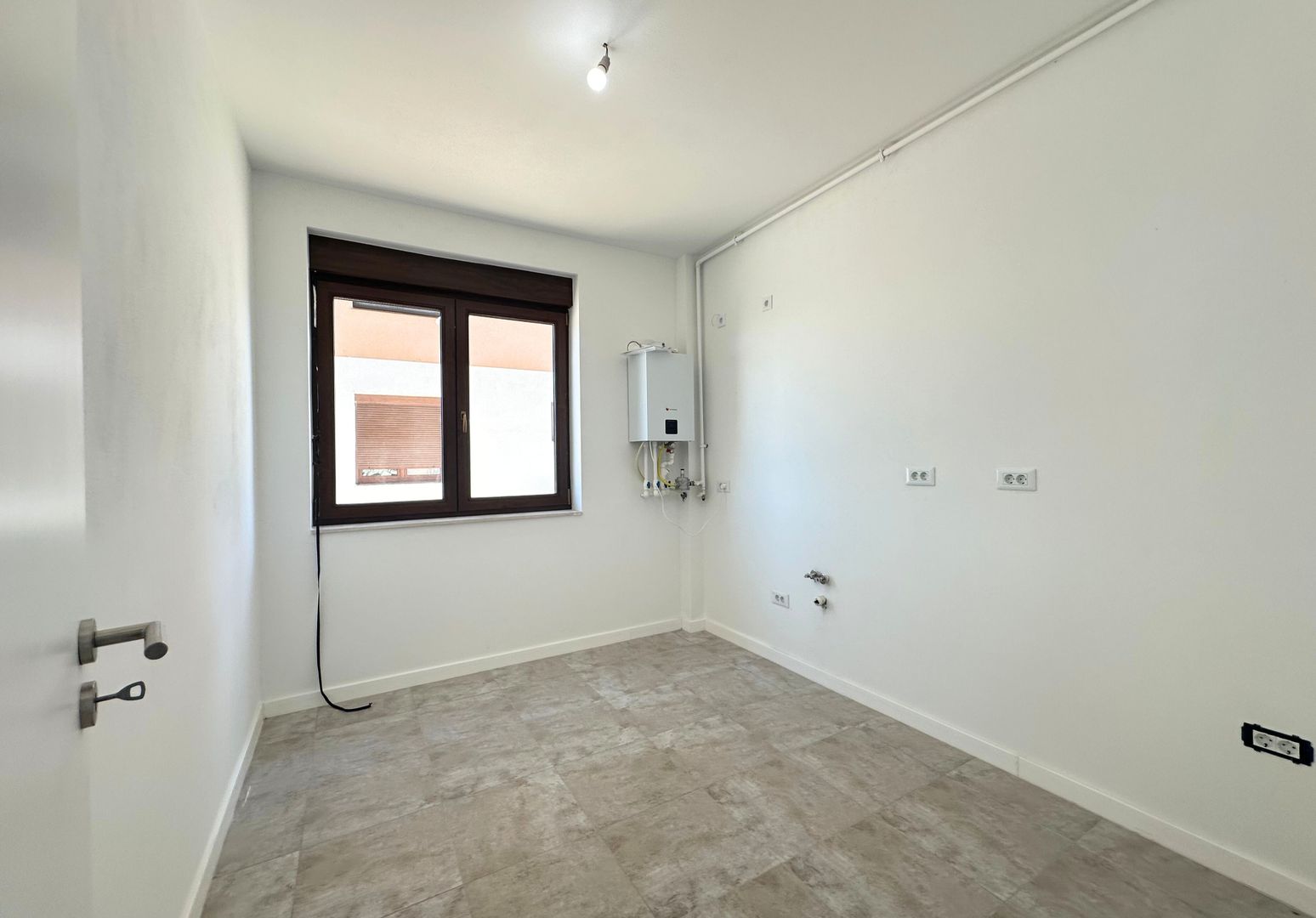 Apartament 2 camere 60 mp cu geam la baie lângă Paradisul Acvatic - Poză 12